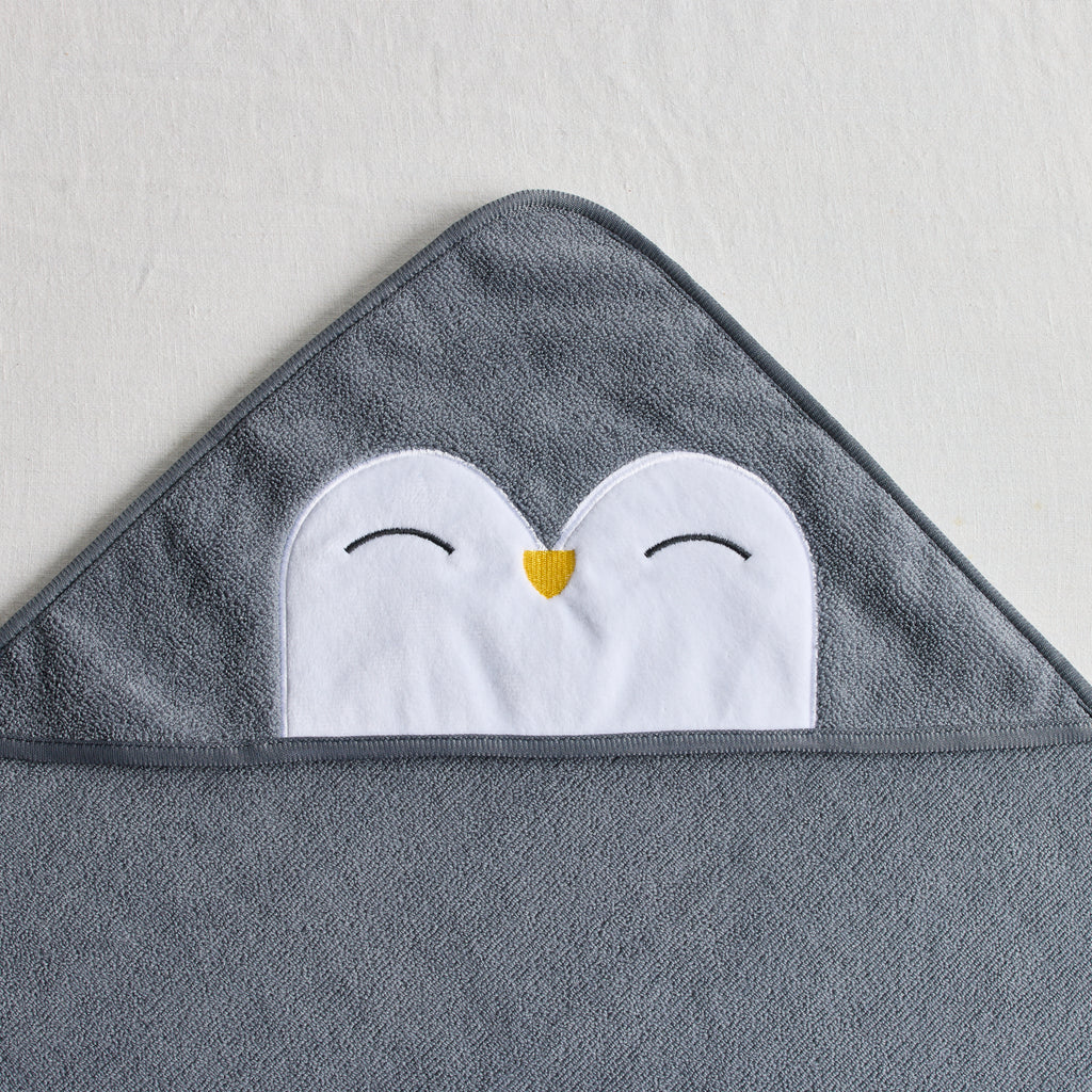 KIDS HOODED TOWEL - GIFTS & GADGETS - 01