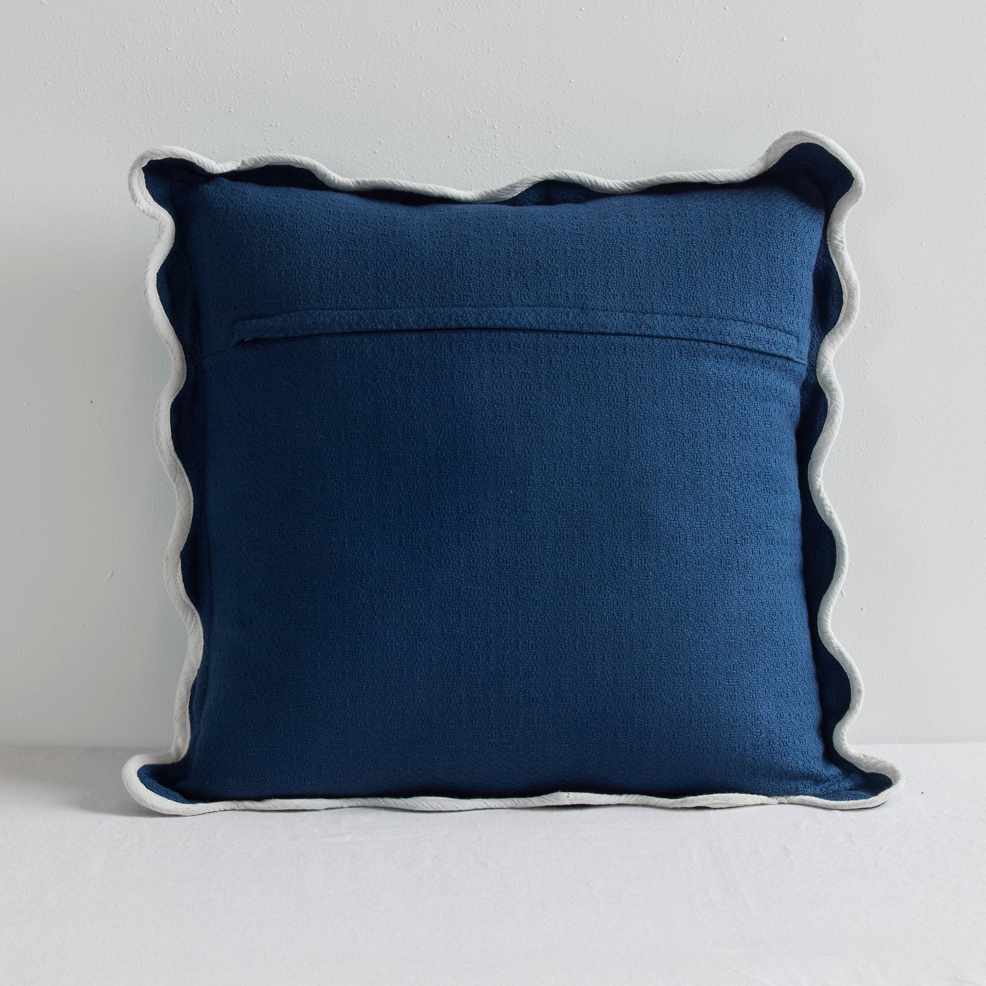 Pearl Cushion - 50x50cm - Deep Blue/White – nood