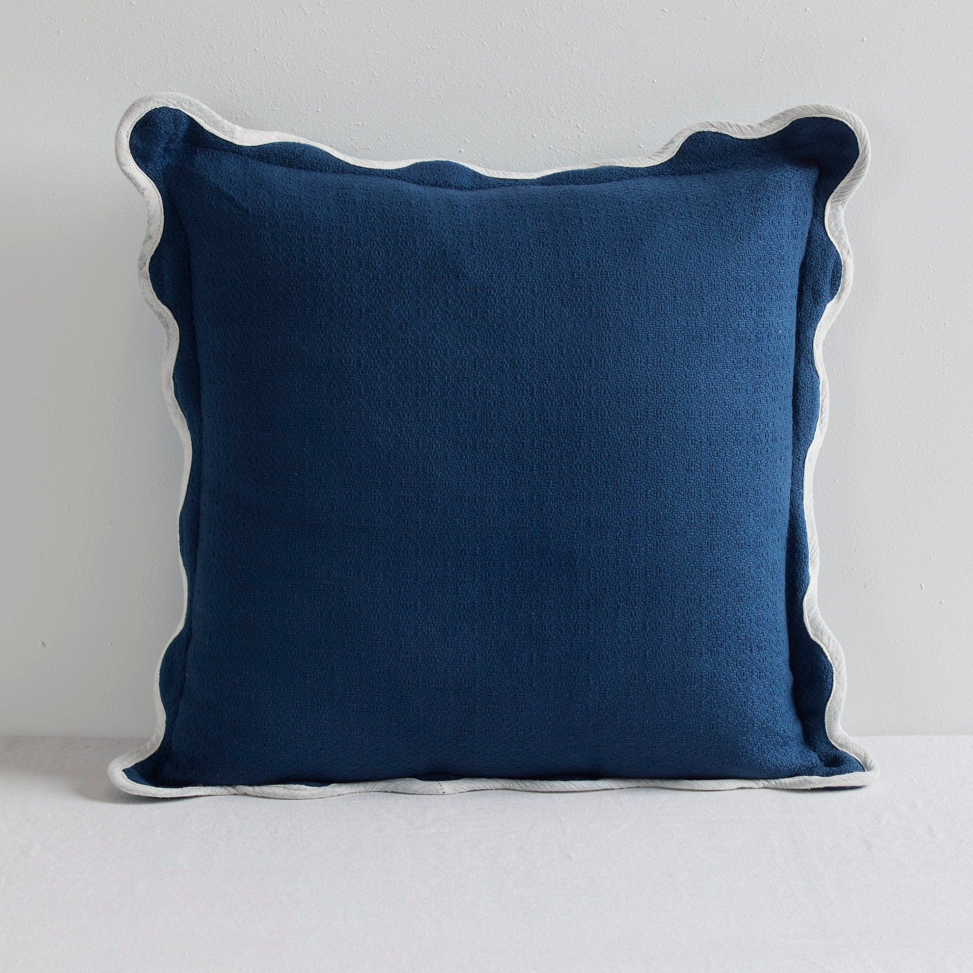 Pearl Cushion - 50x50cm - Deep Blue/White – nood