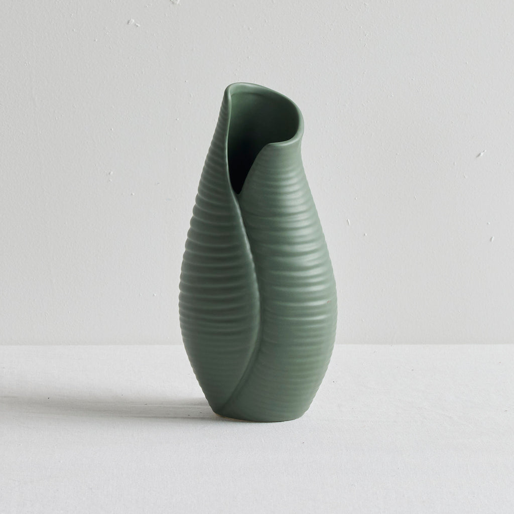 LEAF ROLL VASE - HOME DECORATION - 03