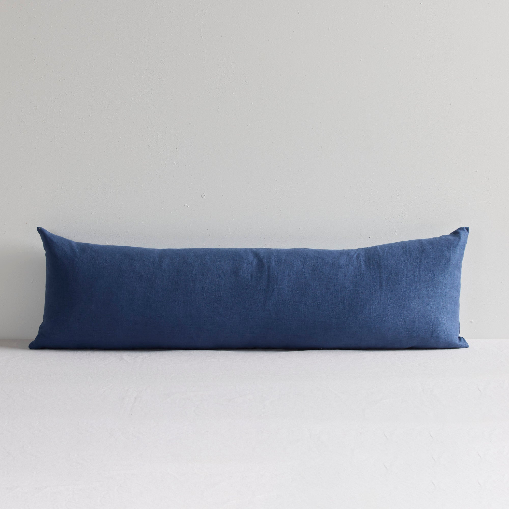 Jasper Linen Cushion Ocean 100cm – nood
