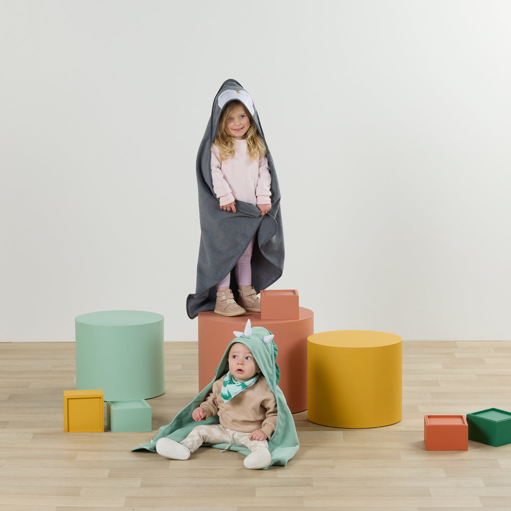 KIDS HOODED TOWEL - GIFTS & GADGETS - 02